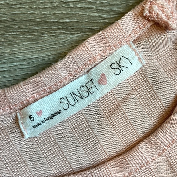 Sunset Sky little girls cropped tee - Picture 3 of 3